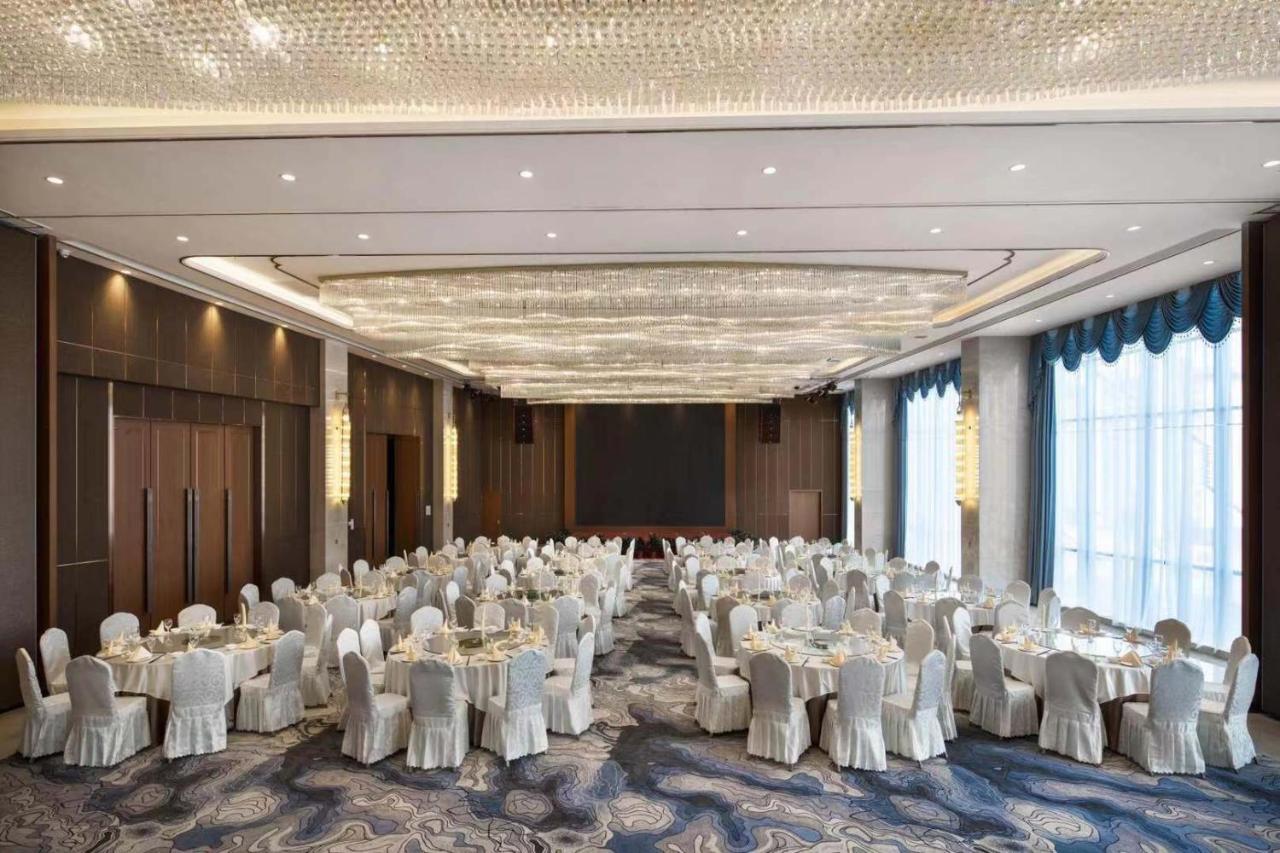 Hotel Ramada Plaza By Wyndham Enshi Exterior foto
